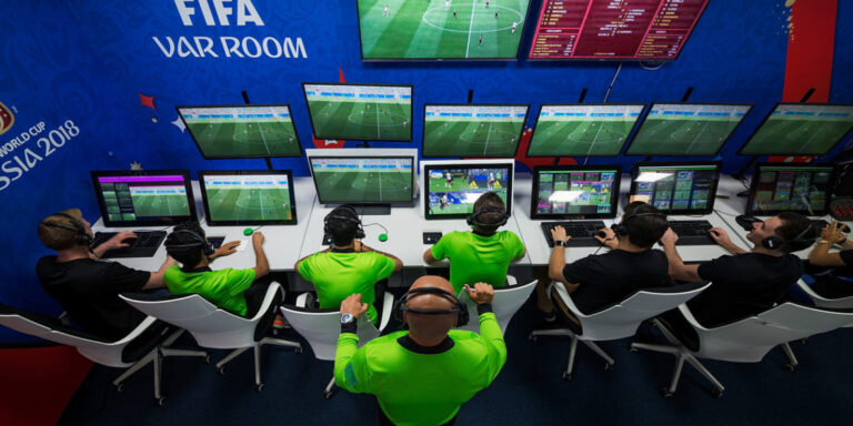 Kontroversi Penggunaan Teknologi VAR di Liga Indonesia